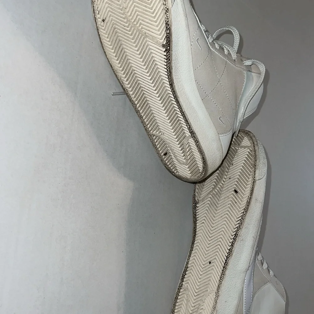 Nike youth hi-tops - Picture 5 of 9